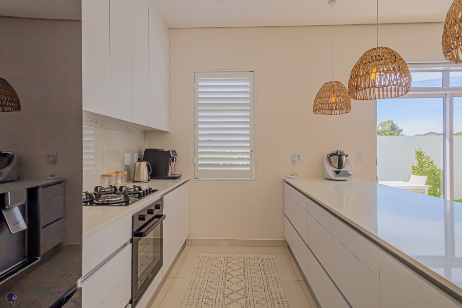 6 Bedroom Property for Sale in Country Club Western Cape